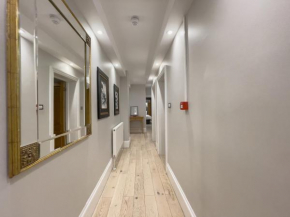 Hyde Park Haven by Urban Retreats